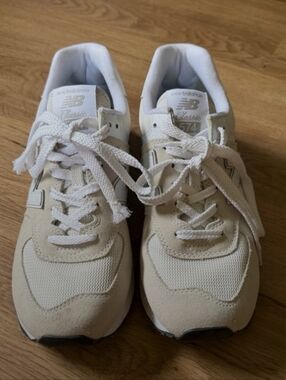 New Balance 574 Classic Sneakers in Off-White/Cream